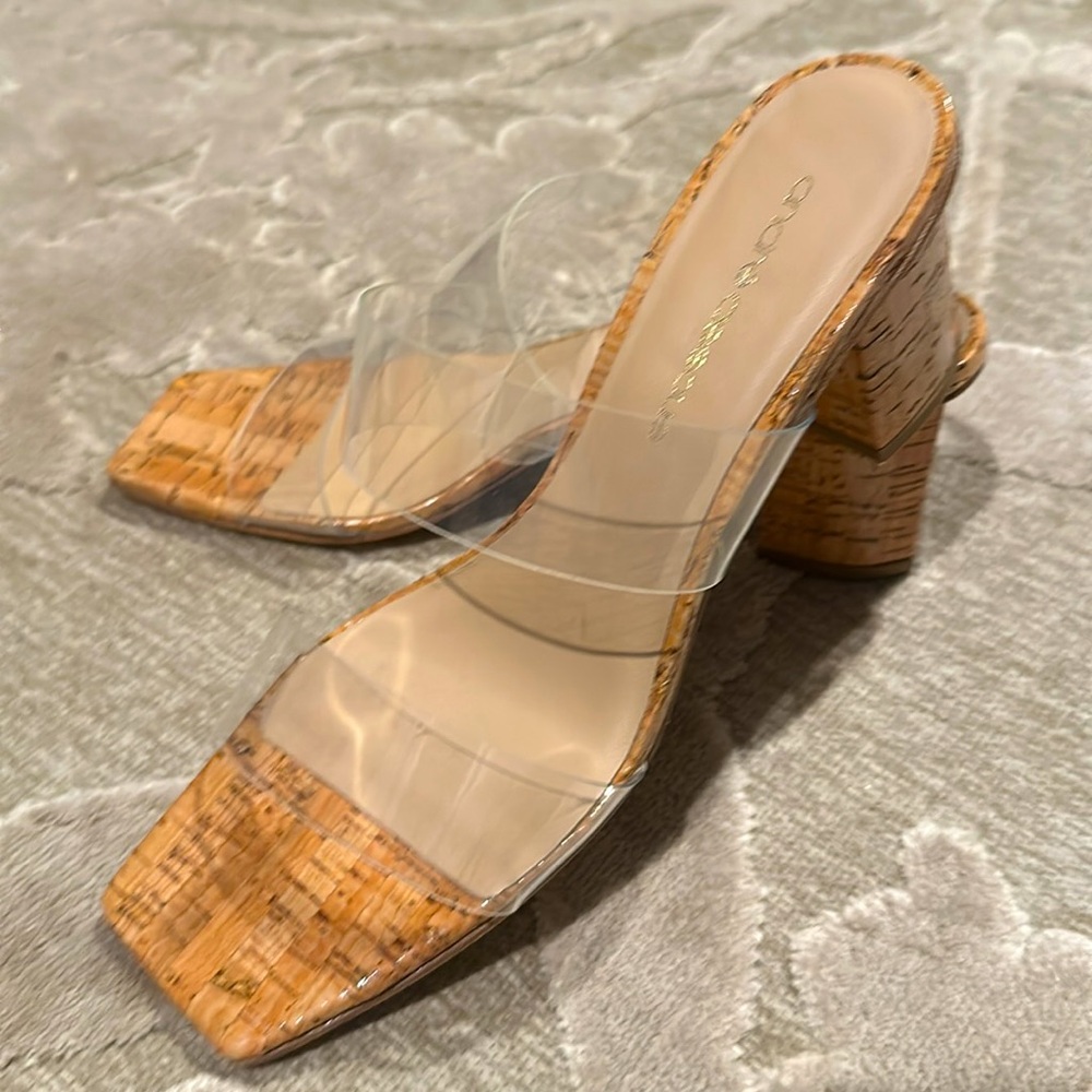 Andre Assous Didi Sandals Size 9 Never worn